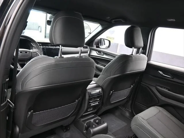 New 2026 Diamond Black Crystal Pearl-Coat Exterior Paint Jeep Laredo image 29