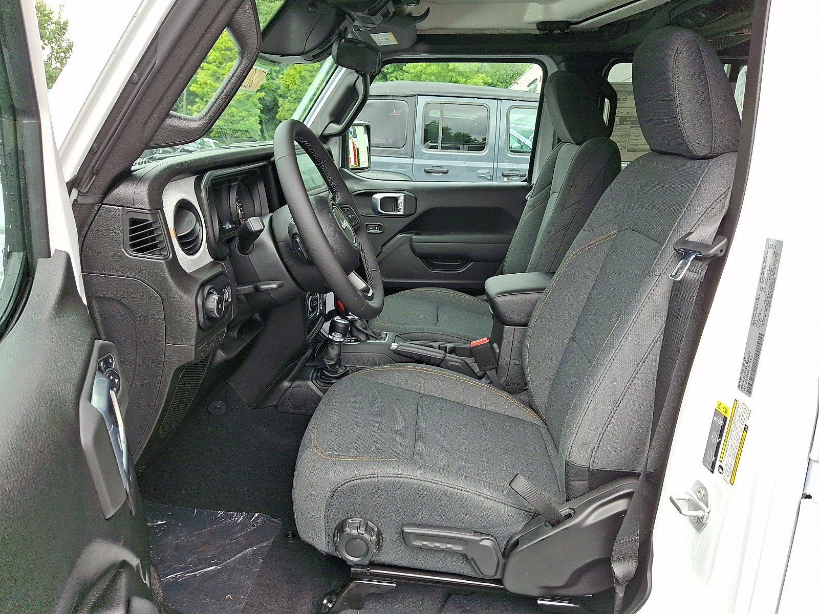 New 2026 Bright White Clear-Coat Exterior Paint Jeep Sport S image 9