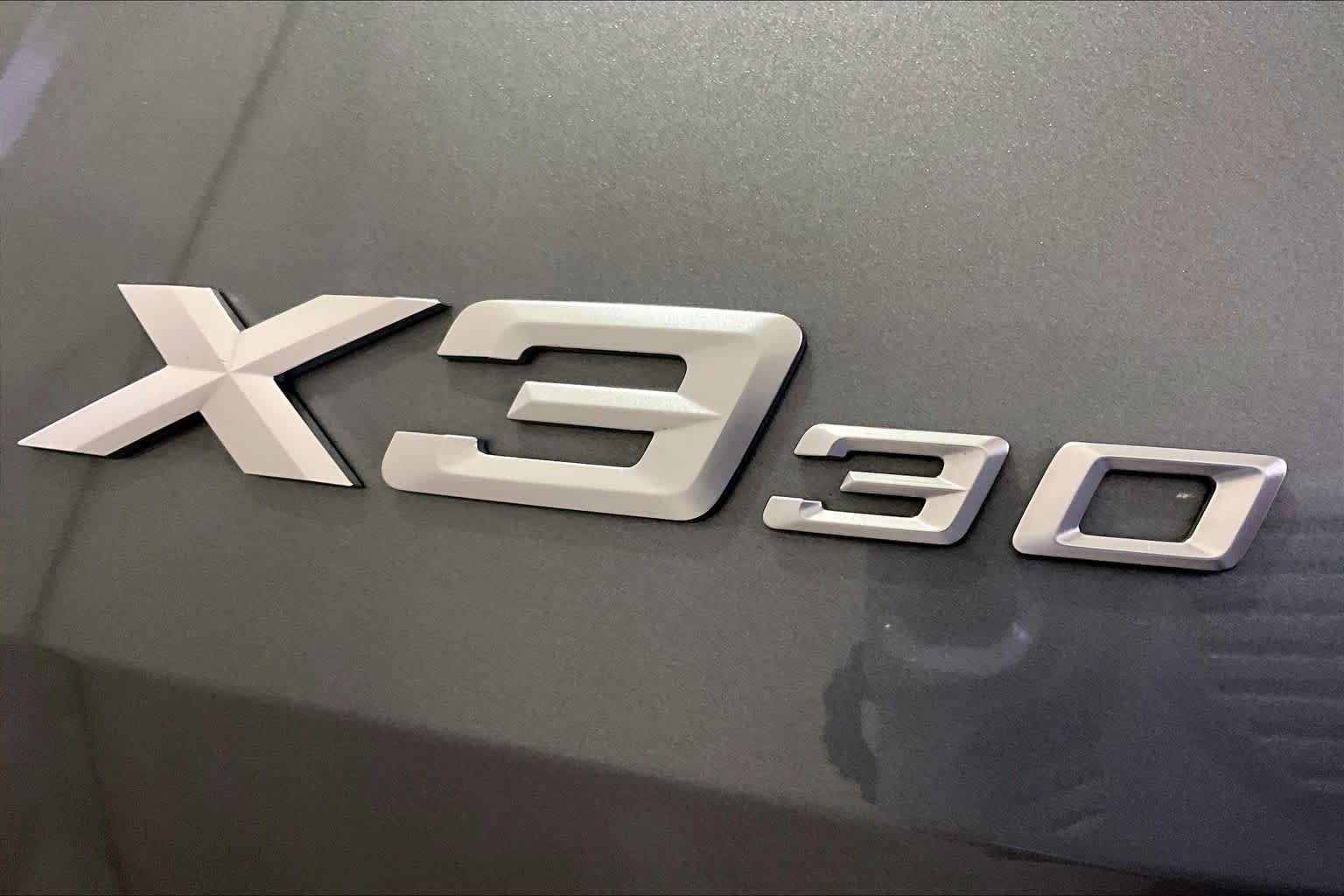 Used 2026 Skyscraper Grey Metallic BMW 30 xDrive image 9