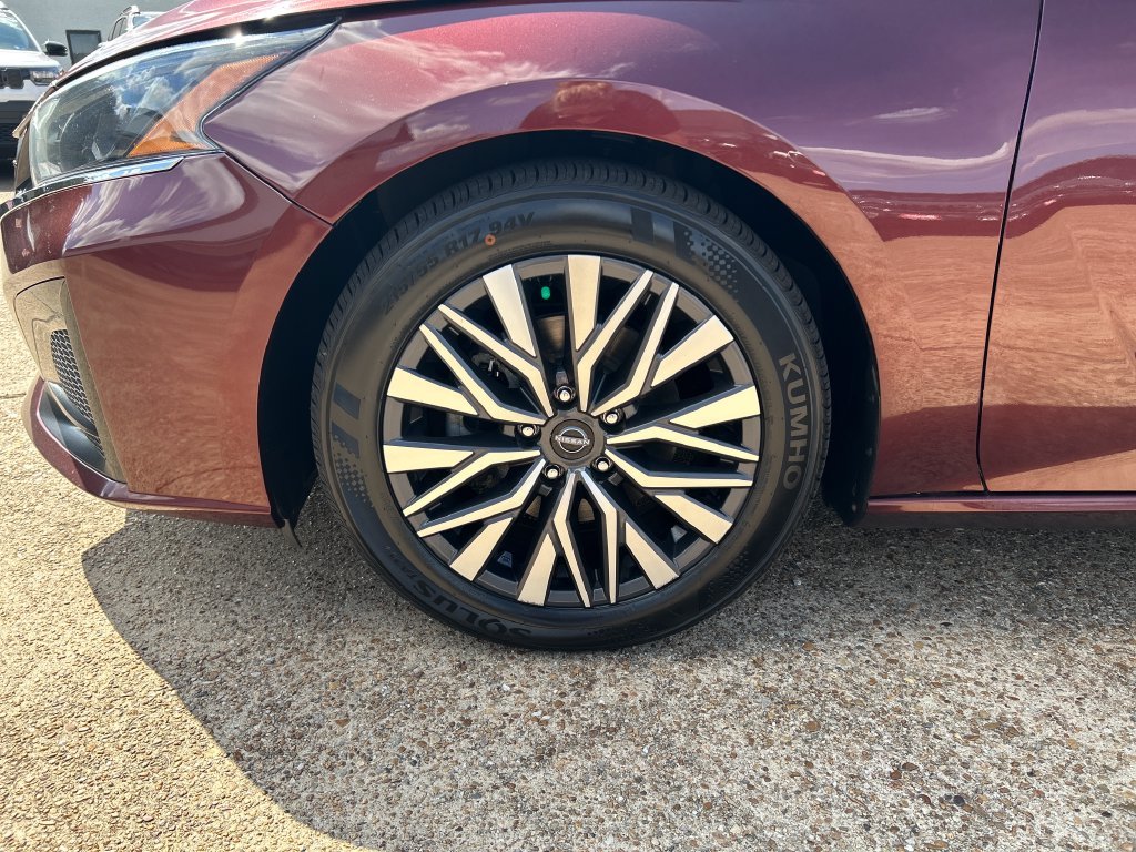 Used 2023 Red Nissan 2.5 SV image 26