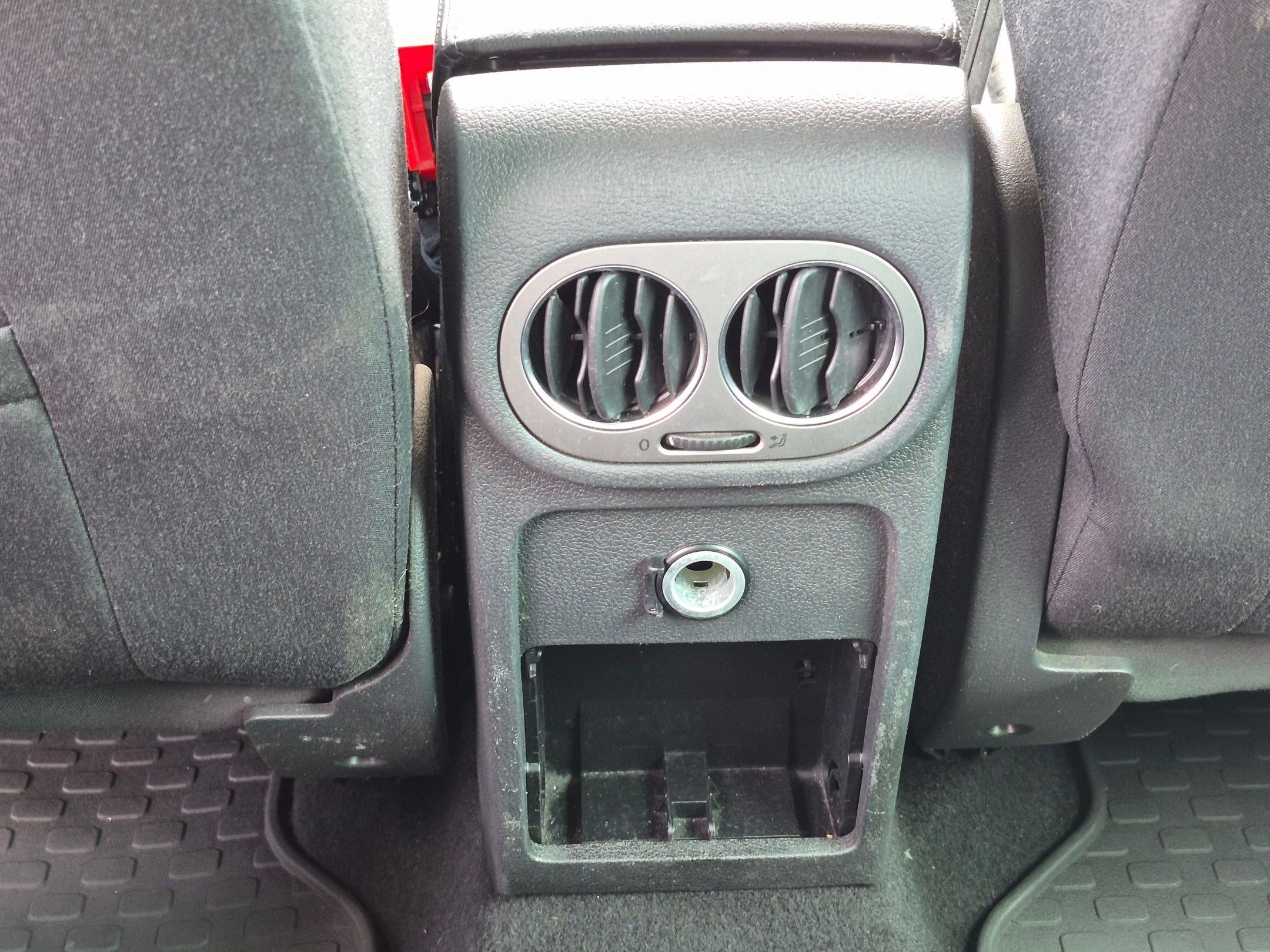 Used 2009 Black Volkswagen SE image 22