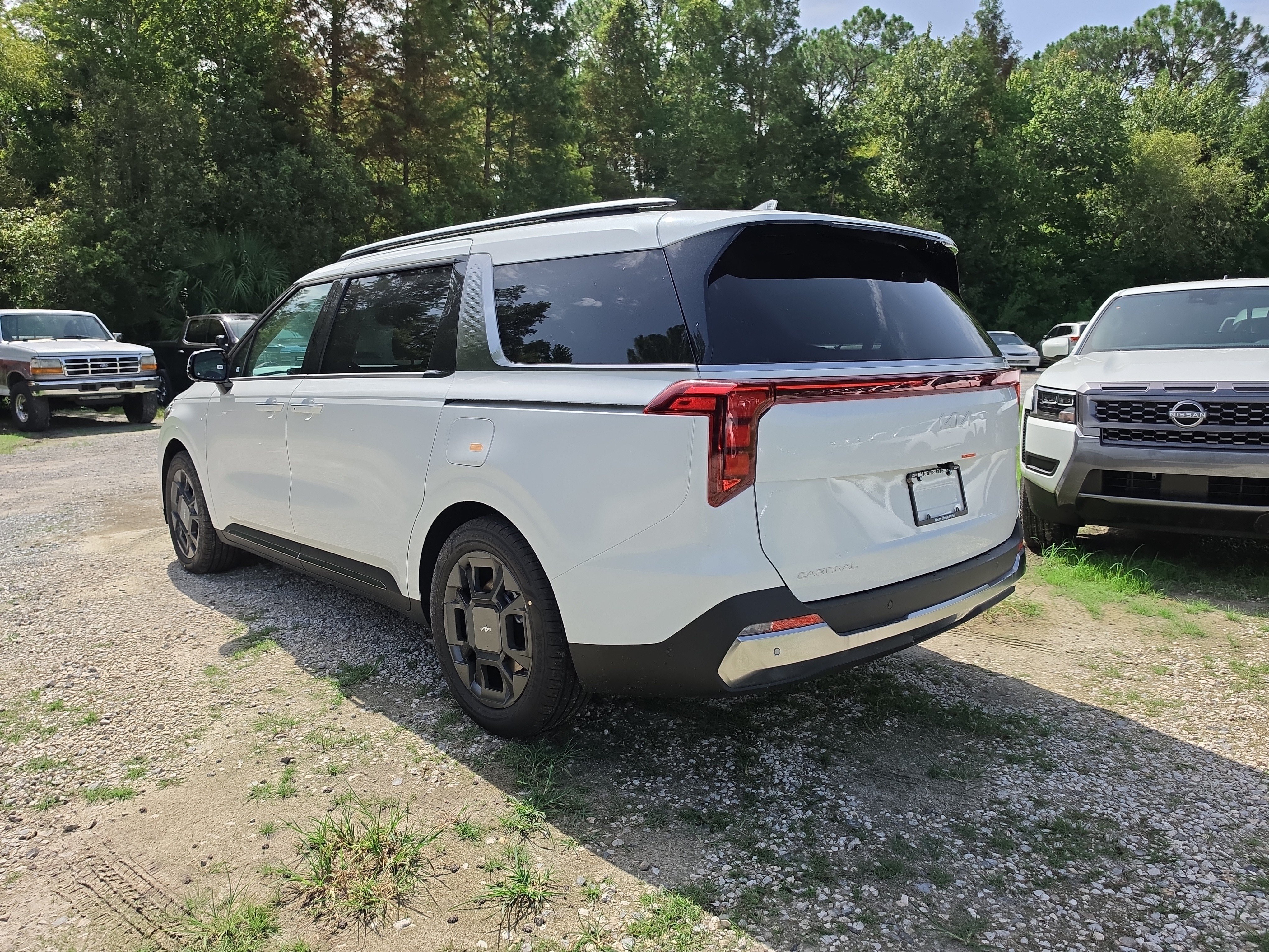 New 2026 Snow White Pearl Kia SX image 6