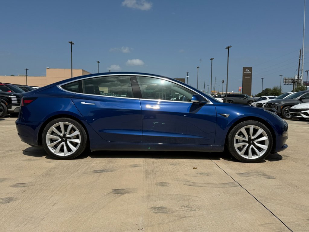 Used 2020  Tesla Standard Range image 8