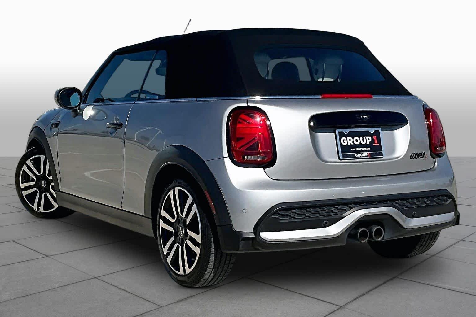 Used 2024 Melting Silver III Metallic MINI Cooper S image 10
