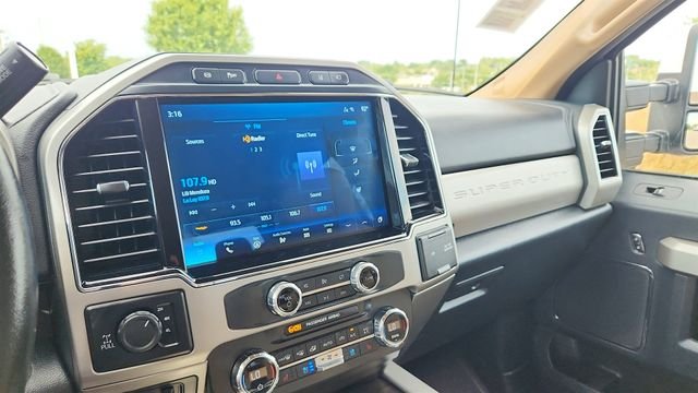 Used 2022 White Ford Lariat image 18