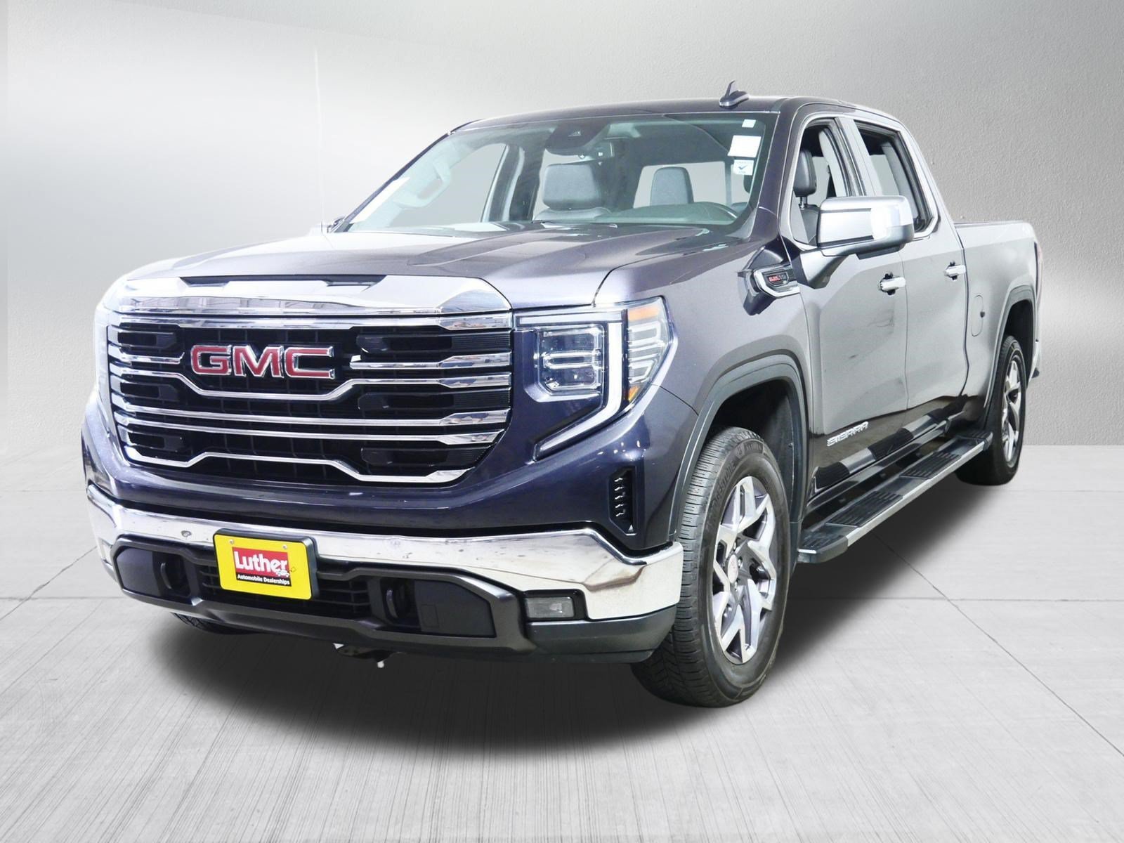 Used 2023 Titanium Rush Metallic GMC SLT image 3