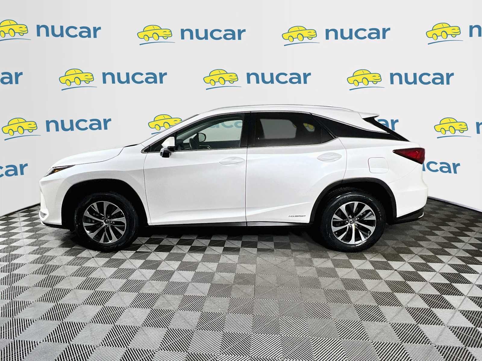 Used 2022 Eminent White Pearl Lexus  image 4