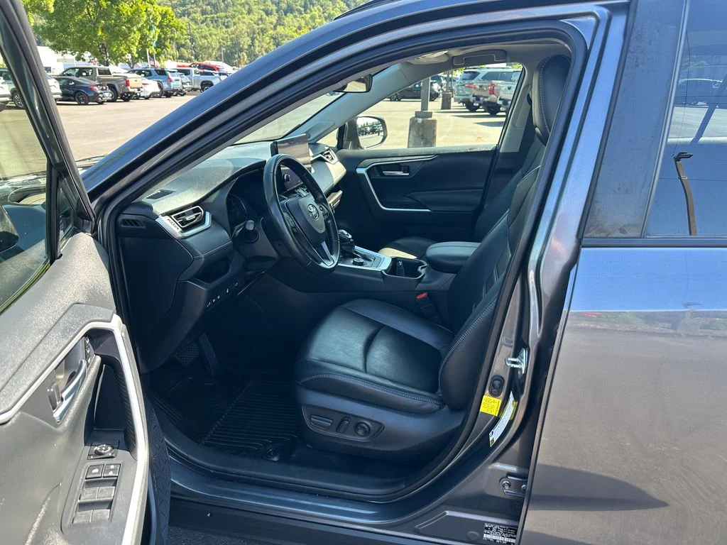 Used 2023 Gray Toyota XLE Premium image 13