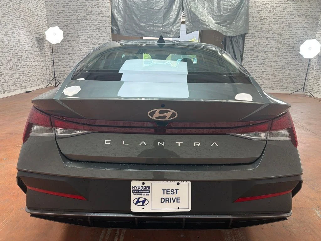 New 2026 Amazon Gray Hyundai SE image 6