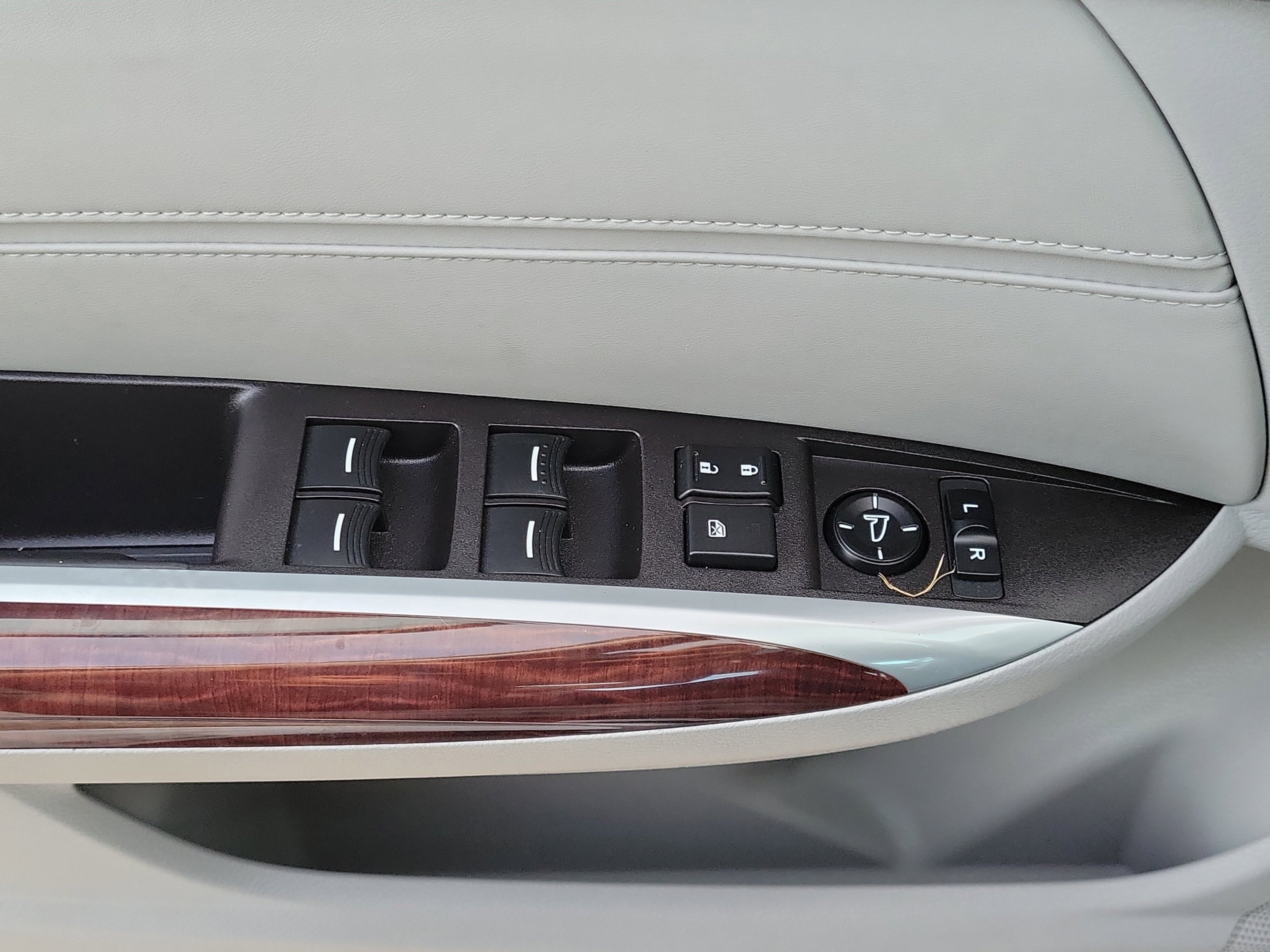 Used 2016 Bellanova White Pearl Acura Tech image 28