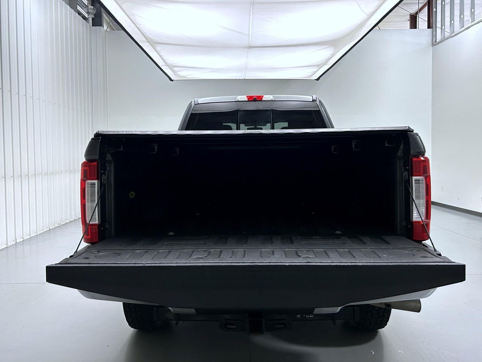 Used 2019 Gray Ford Lariat image 21
