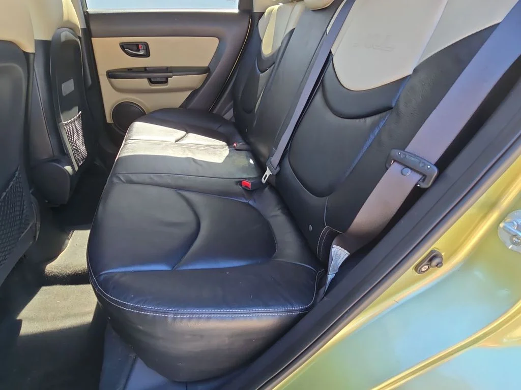 Used 2011 Green Kia Exclaim image 26