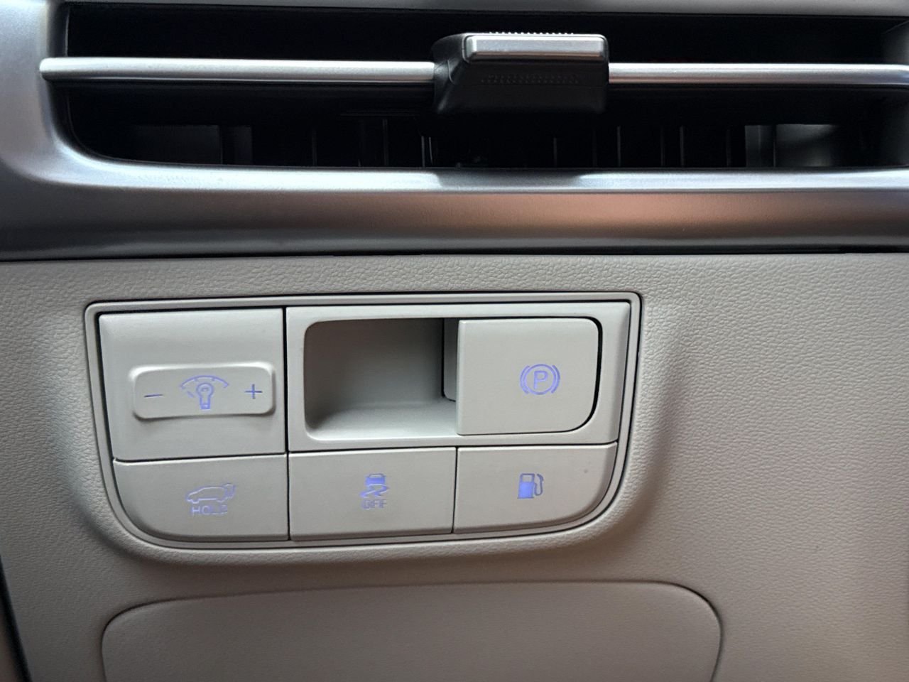 New 2026 Creamy White Pearl Hyundai SEL image 17