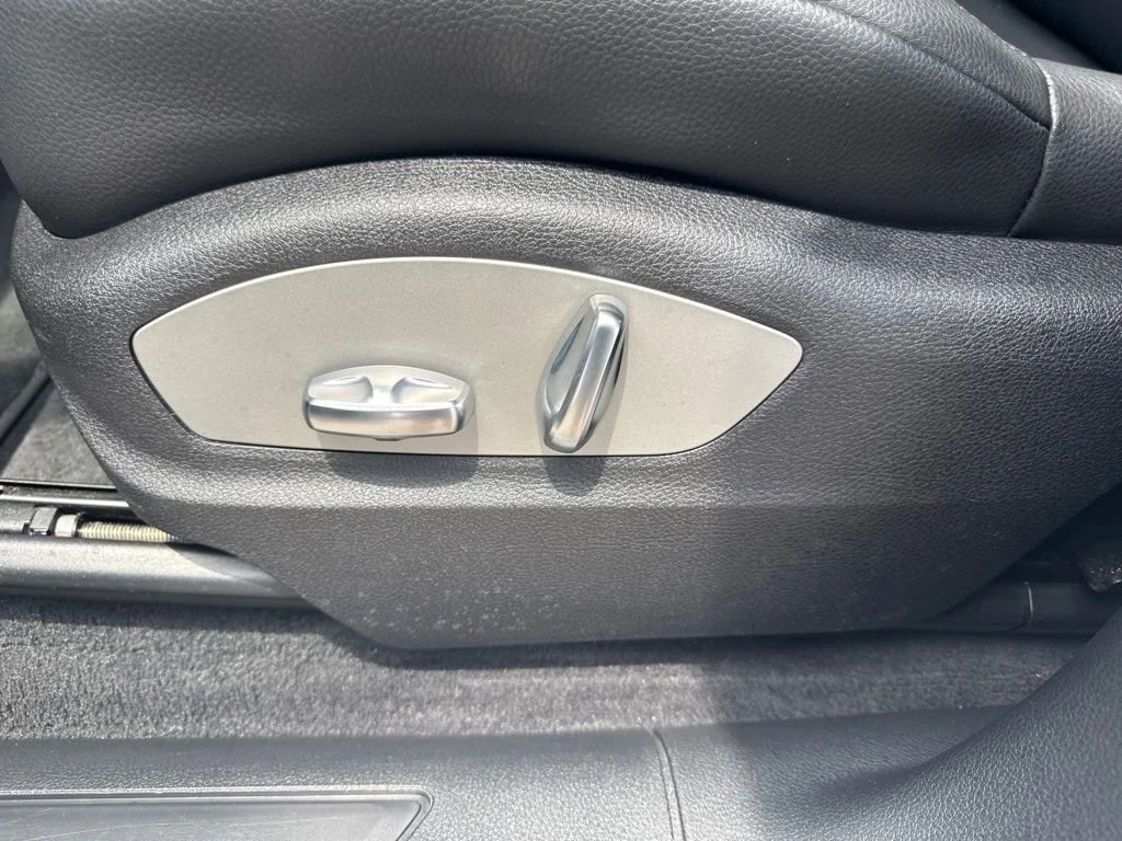 Used 2024  Porsche  image 20