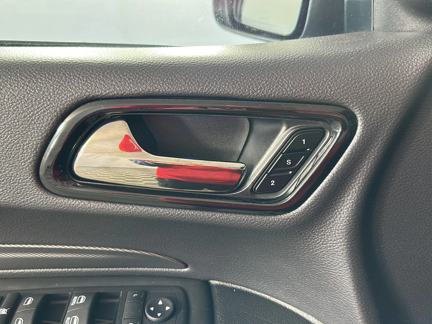 Used 2025 Vapour Grey Dodge R/T image 9