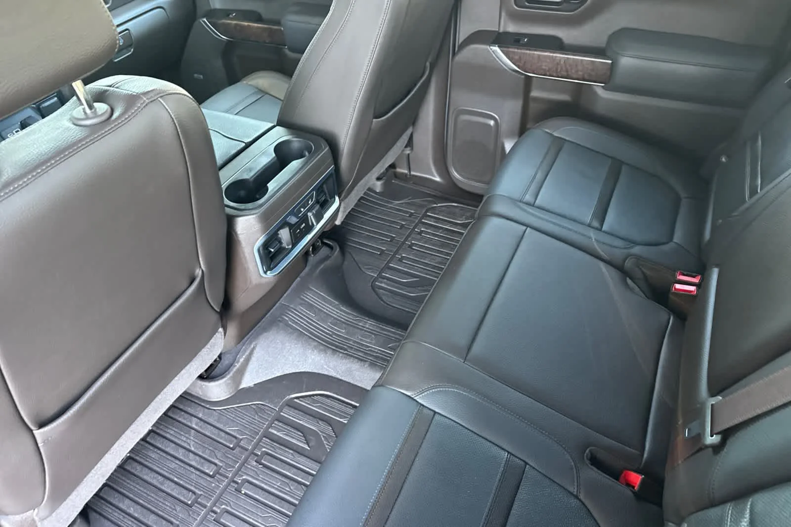 Certified Used 2020 Onyx Black GMC Denali image 4