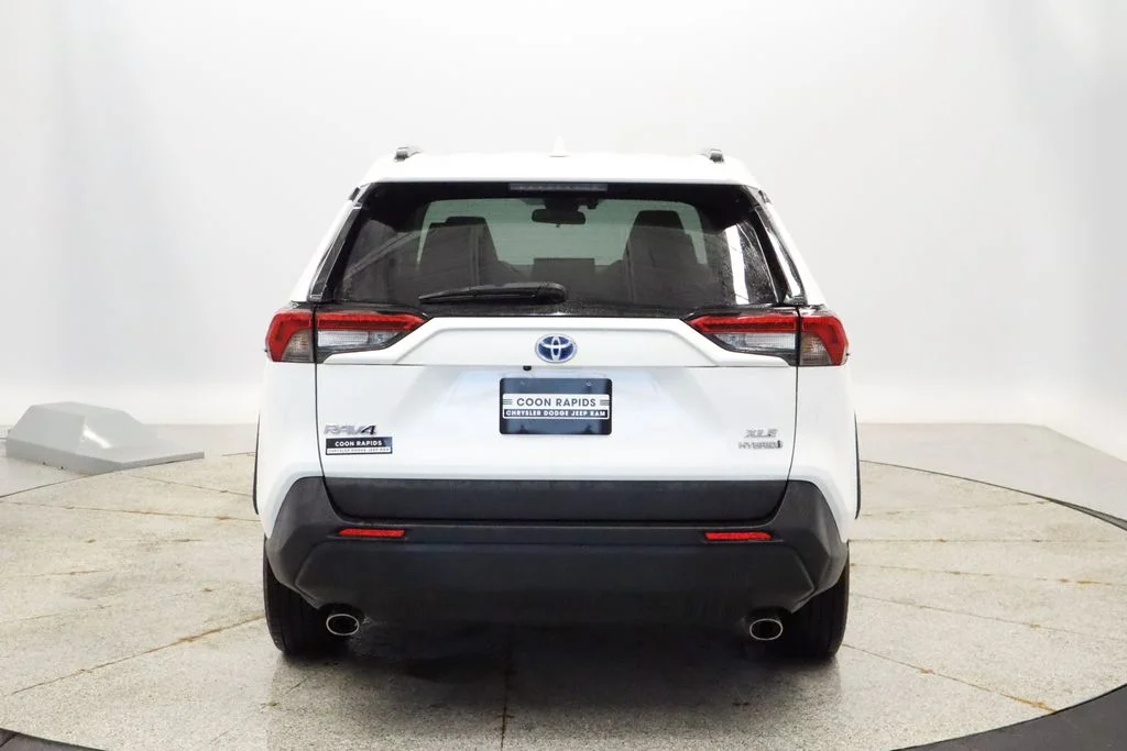 Certified Used 2022 White Toyota XLE image 4