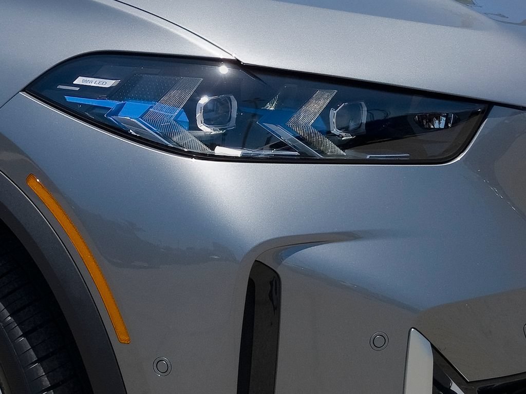 New 2026 Skyscraper Grey Metallic BMW sDrive40i image 5