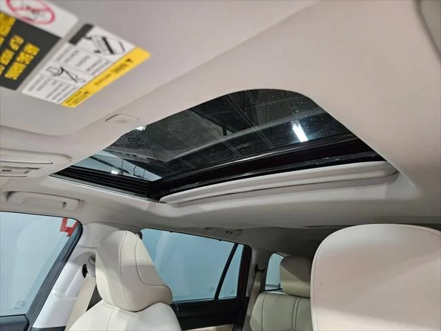 Certified Used 2024 RUBY FLARE PEARL Toyota  image 25