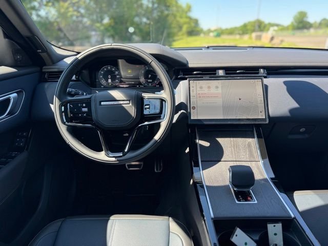 New 2026 Ostuni Pearl White Land Rover P250 Base image 13