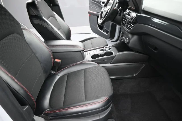 Used 2025 Silver Ford ST-Line Select image 22
