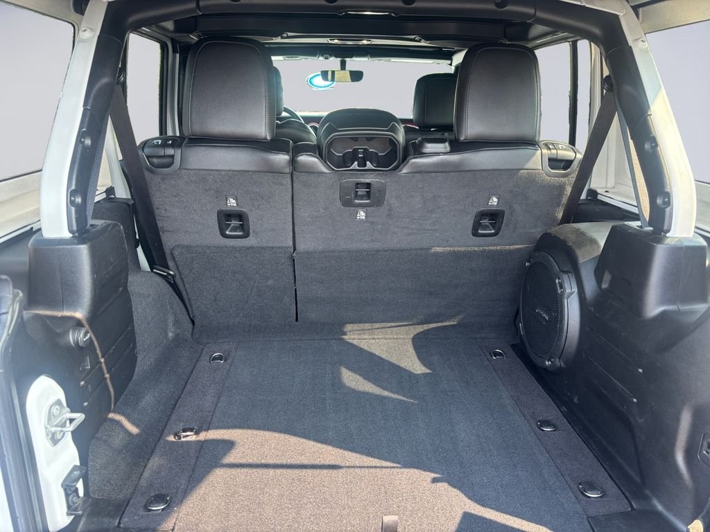 Used 2023 White Jeep Rubicon image 21