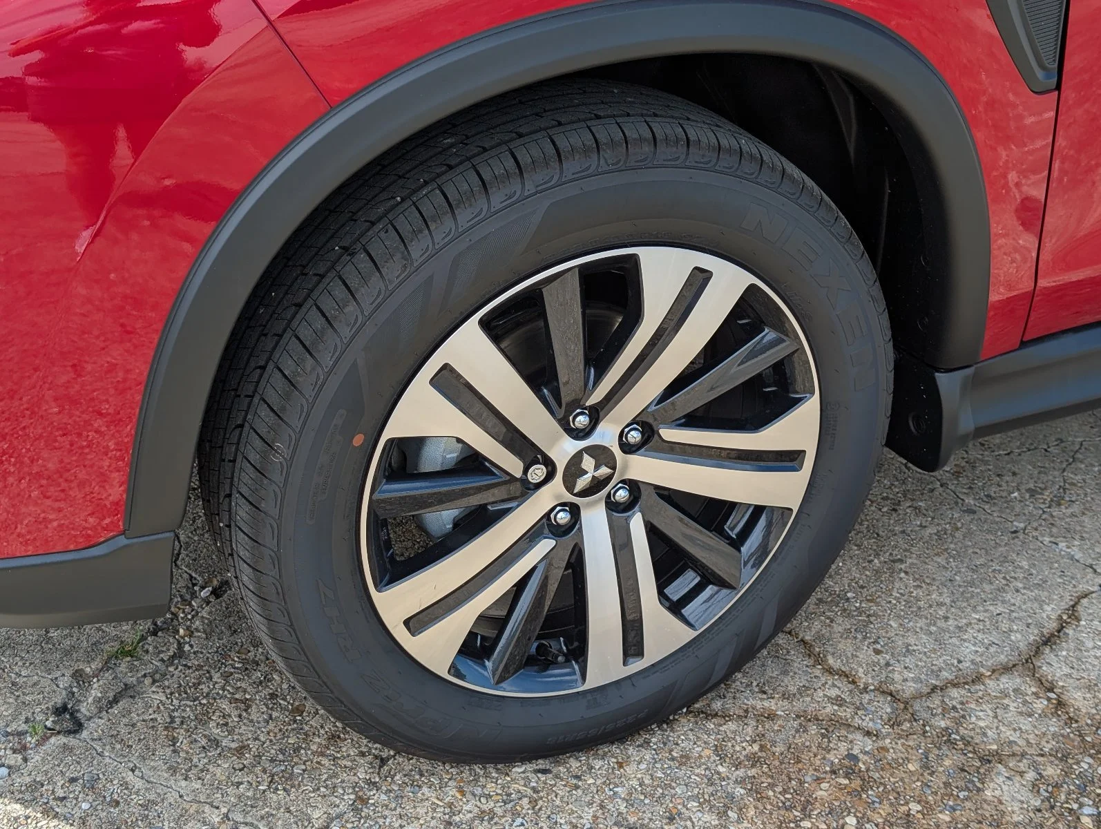 New 2027  Mitsubishi 2.0 ES image 11