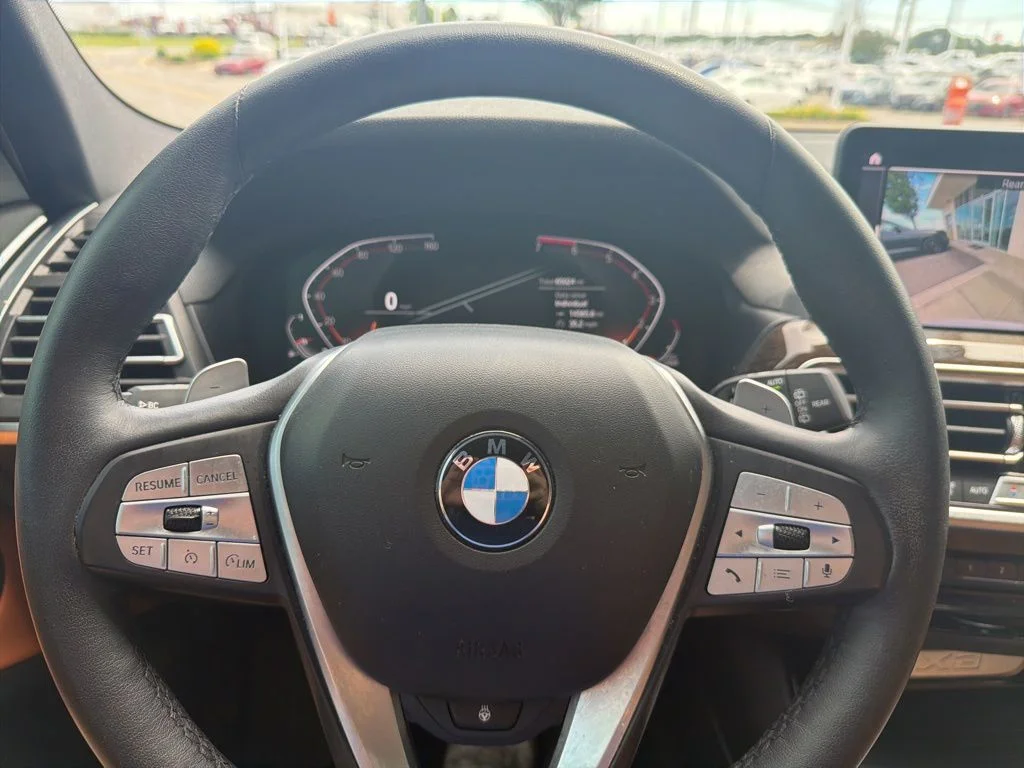 Used 2023 White BMW sDrive30i image 17