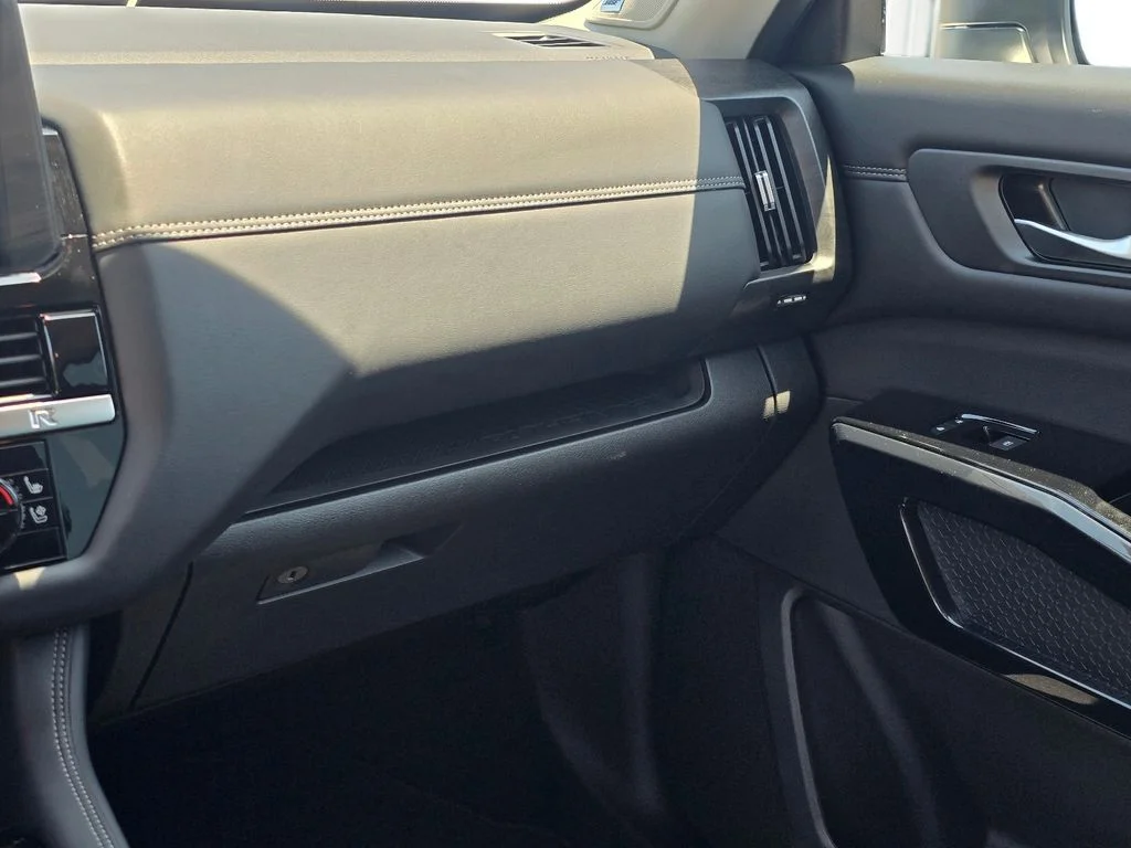 Used 2026 White Nissan Platinum image 20