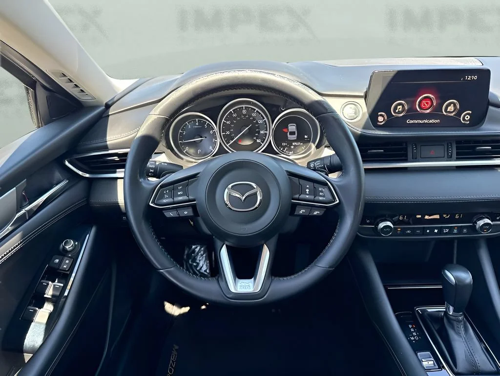 Used 2018  Mazda Grand Touring image 13