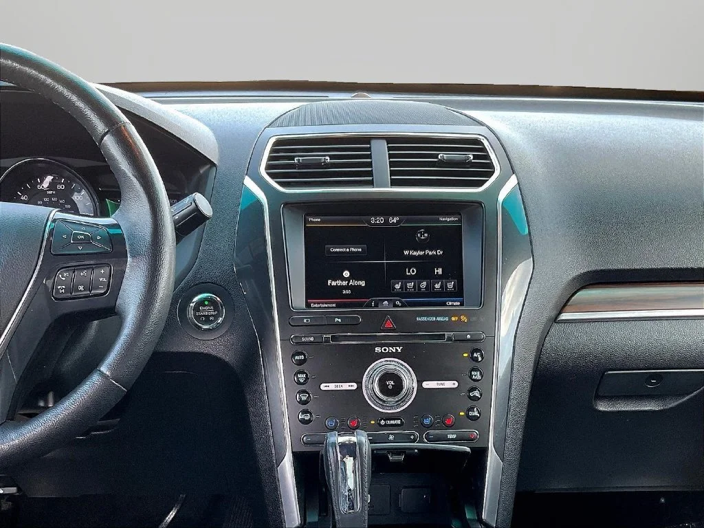 Used 2016 Silver Ford Limited image 9