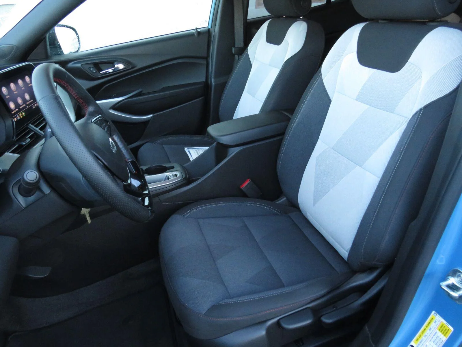 Used 2025 Marina Blue Metallic Chevrolet 1RS image 23