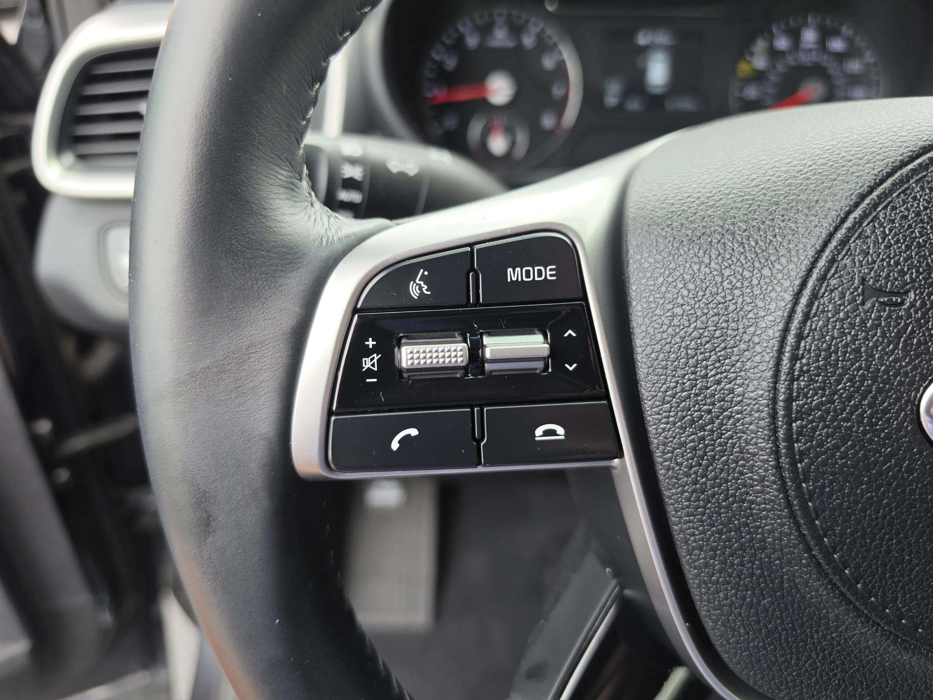 Used 2019 Platinum Graphite Kia LX V6 image 32