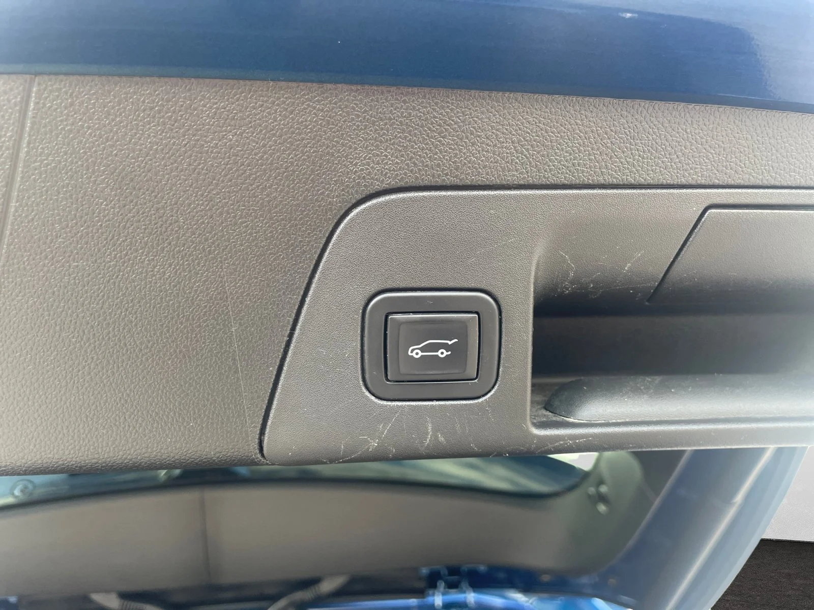 Used 2023 Blue Buick Avenir AWD image 11