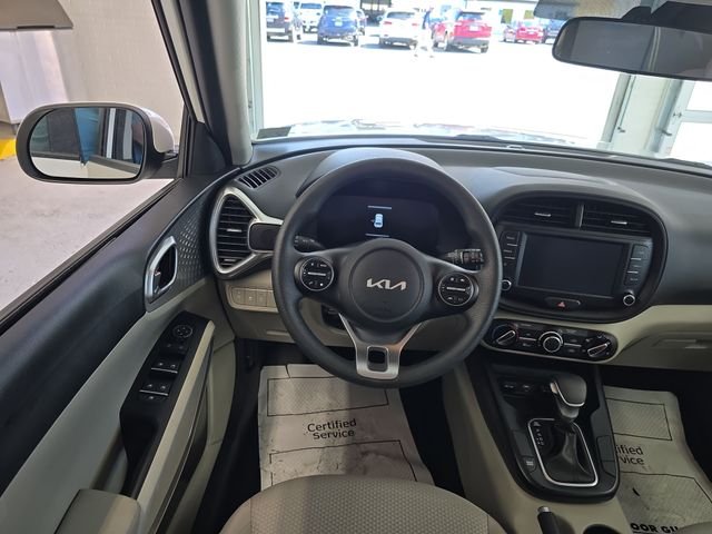 Used 2025  Kia LX image 12