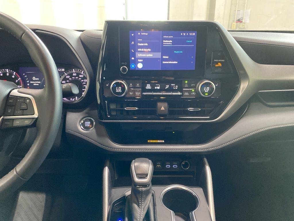 Used 2023 Pearl Toyota XLE image 12