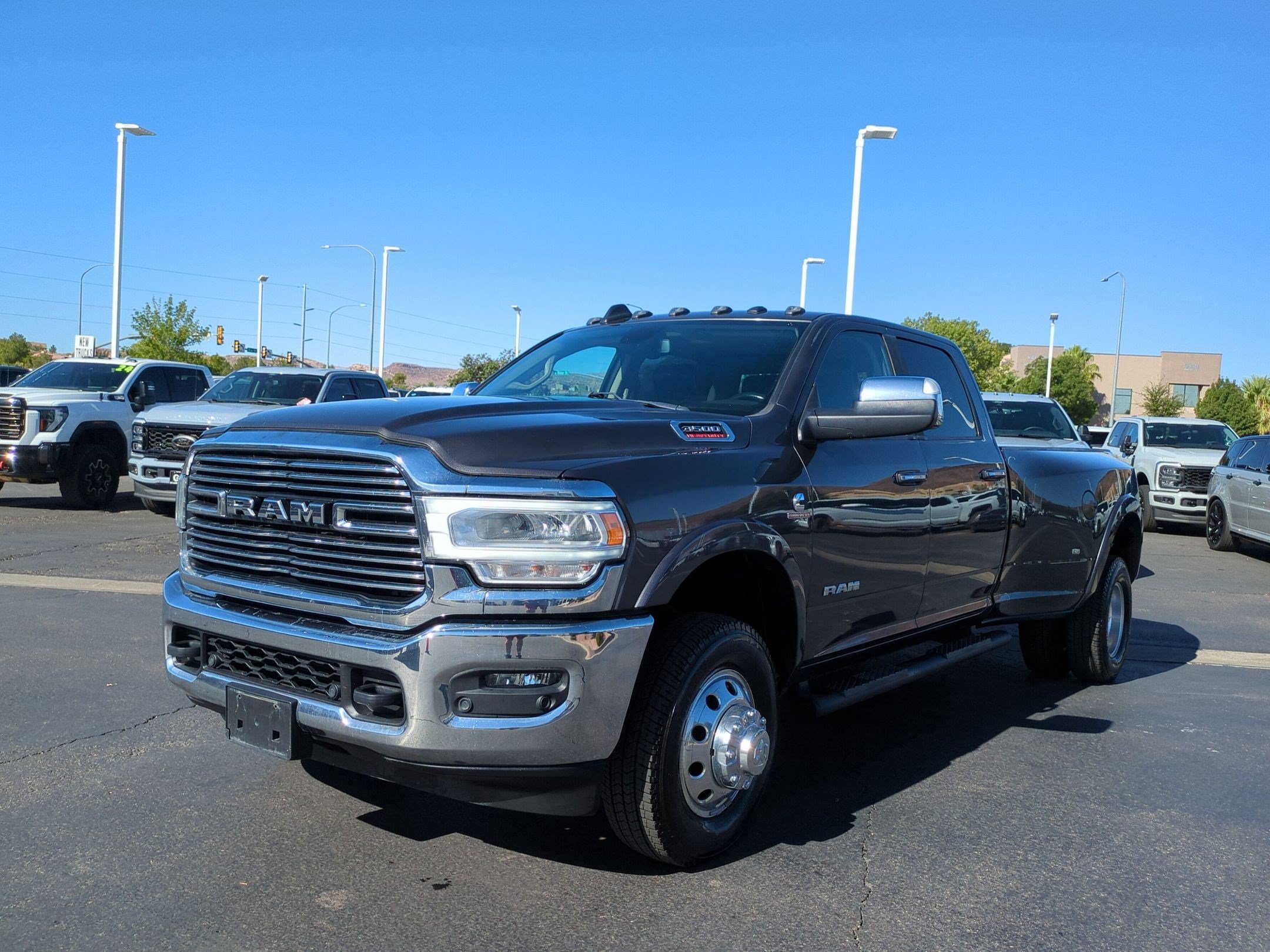 Used 2019 Granite Crystal Clearcoat Metallic Ram Laramie image 7