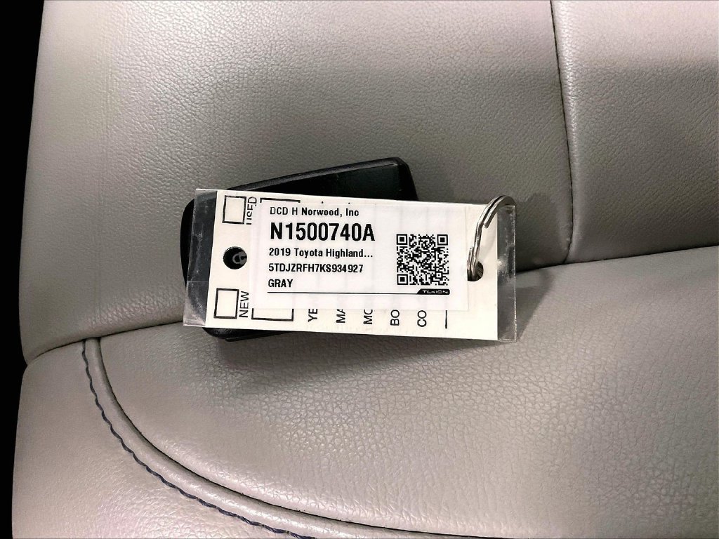 Used 2019 Gray Toyota XLE image 32