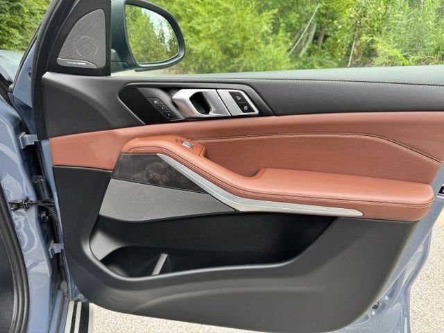 Used 2025 Copper Metallic BMW xDrive40i image 20