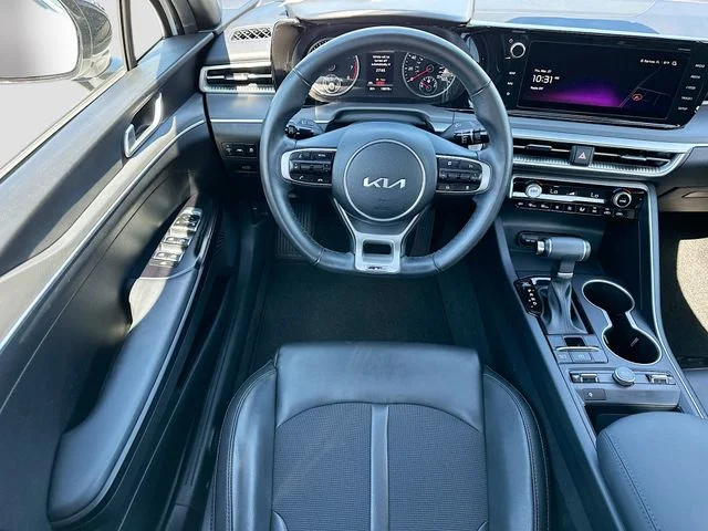 Used 2024 White Kia GT-Line image 22