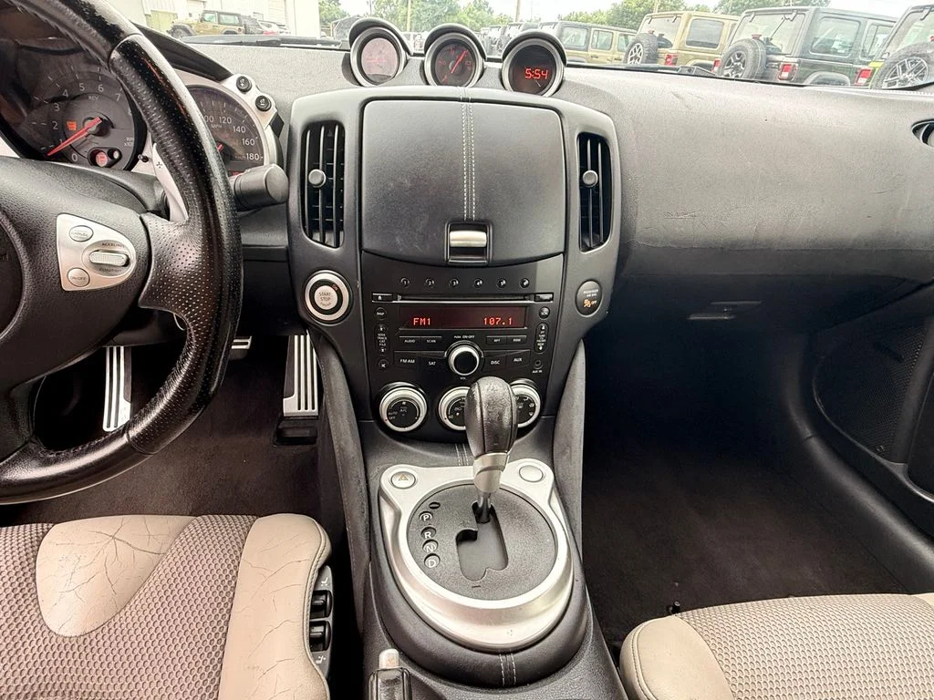 Used 2011 Magnetic Black Metallic Nissan Touring image 22