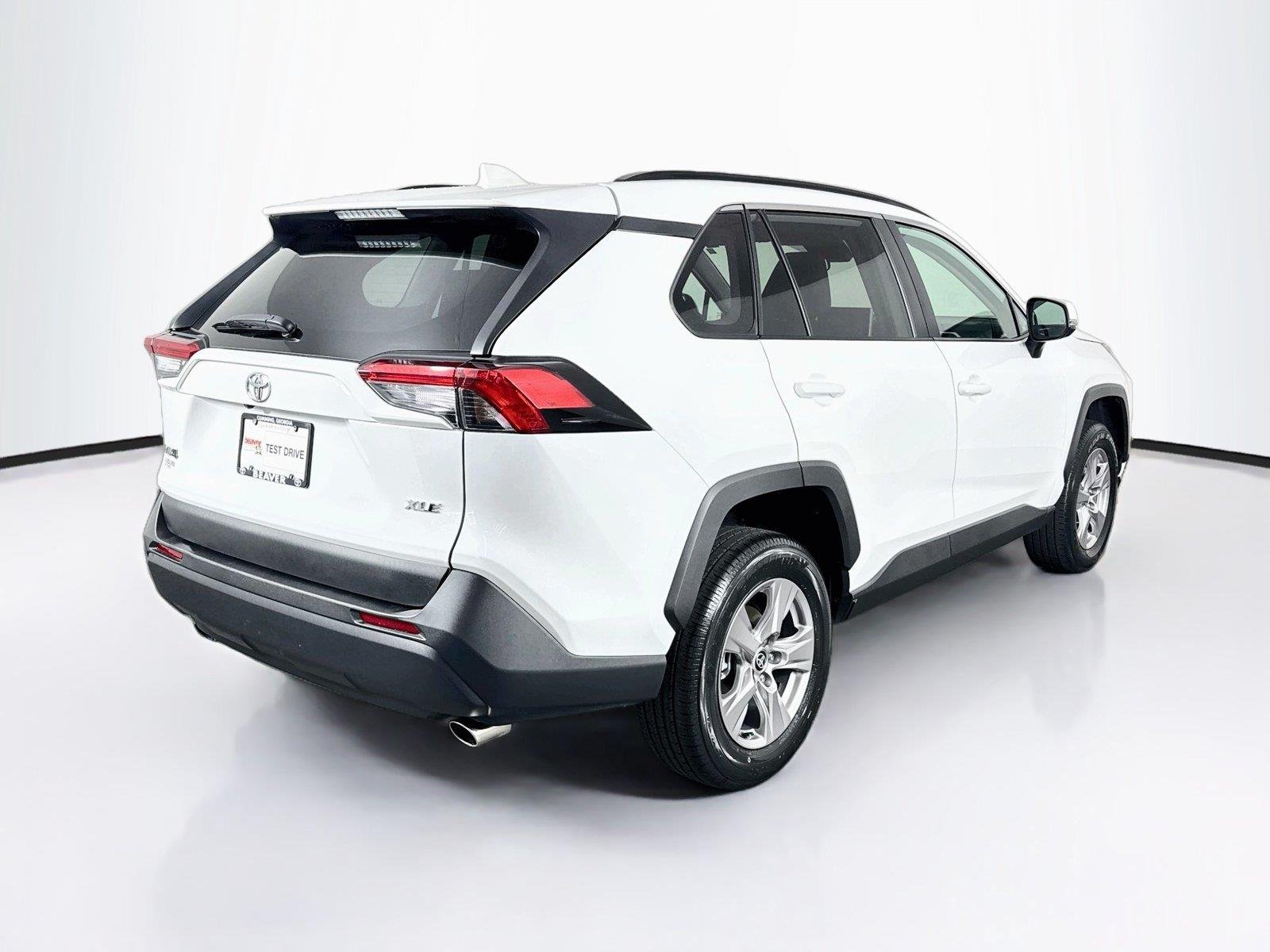 Used 2025 Ice Cap Toyota XLE image 2