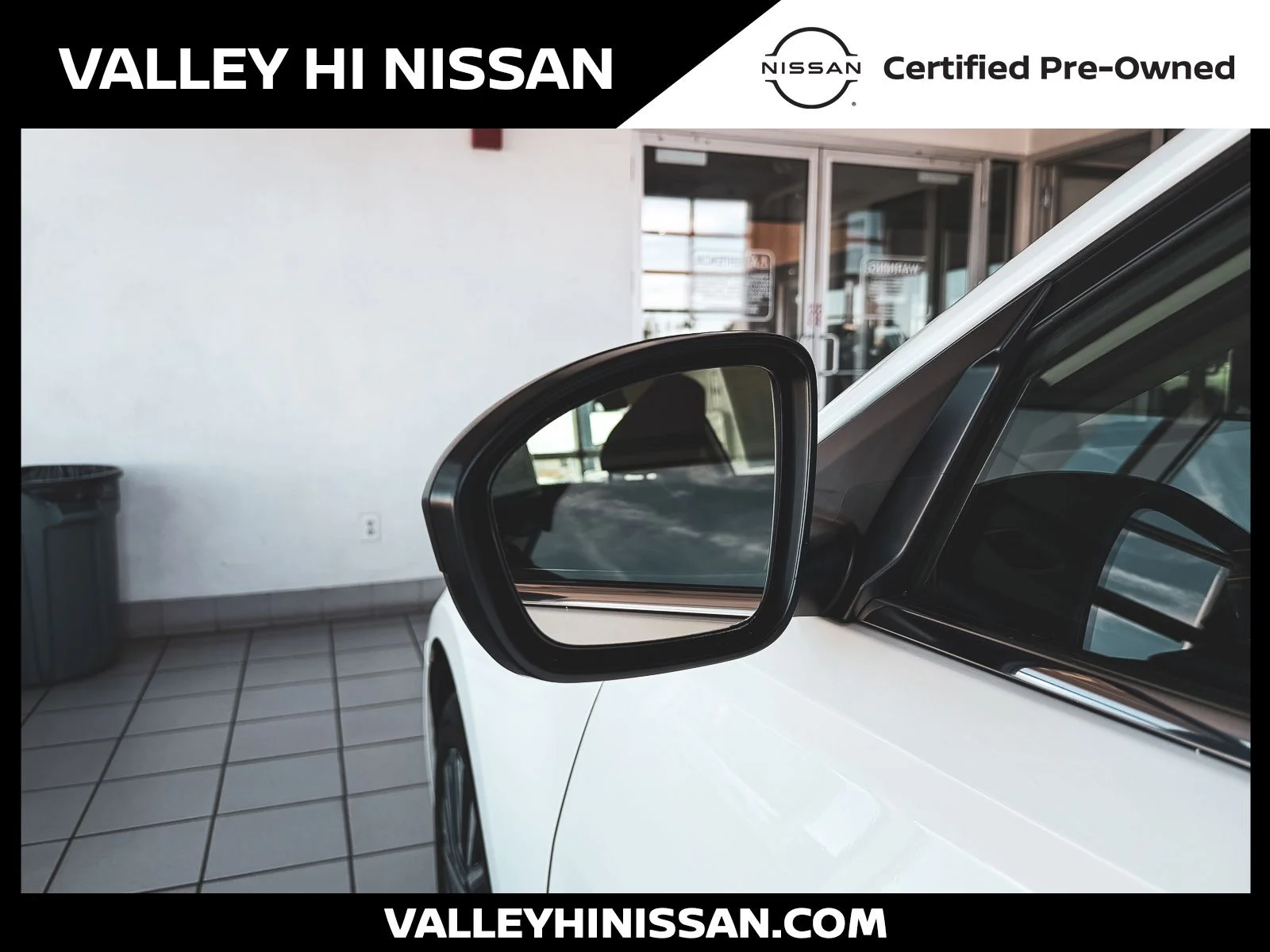 Used 2025 White Nissan 2.5 SV image 9