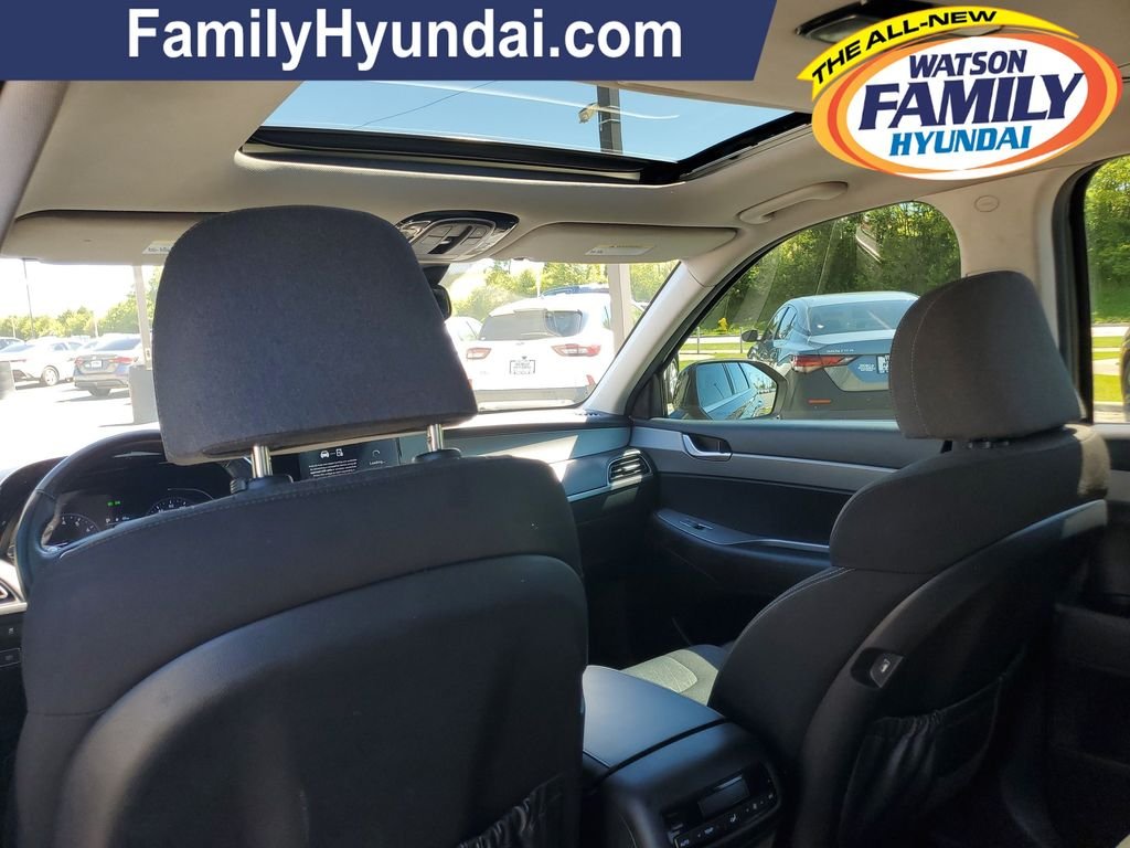 Used 2021 Black Hyundai SEL image 9
