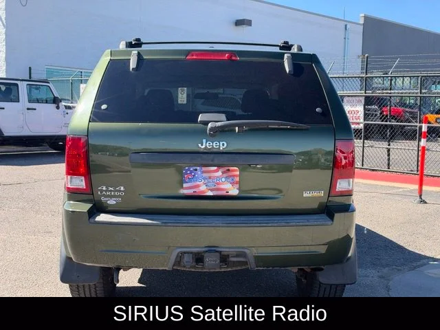 Used 2008 Green Jeep Laredo image 4