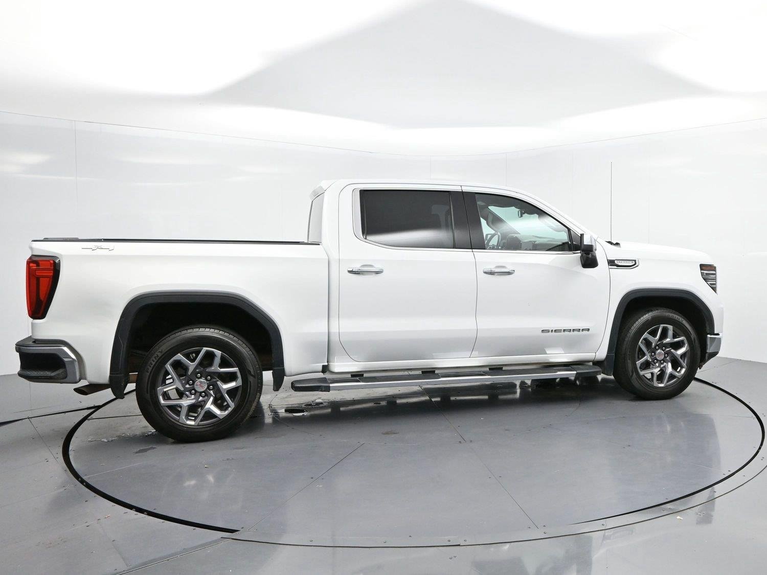 Used 2022 Summit White GMC SLT image 8