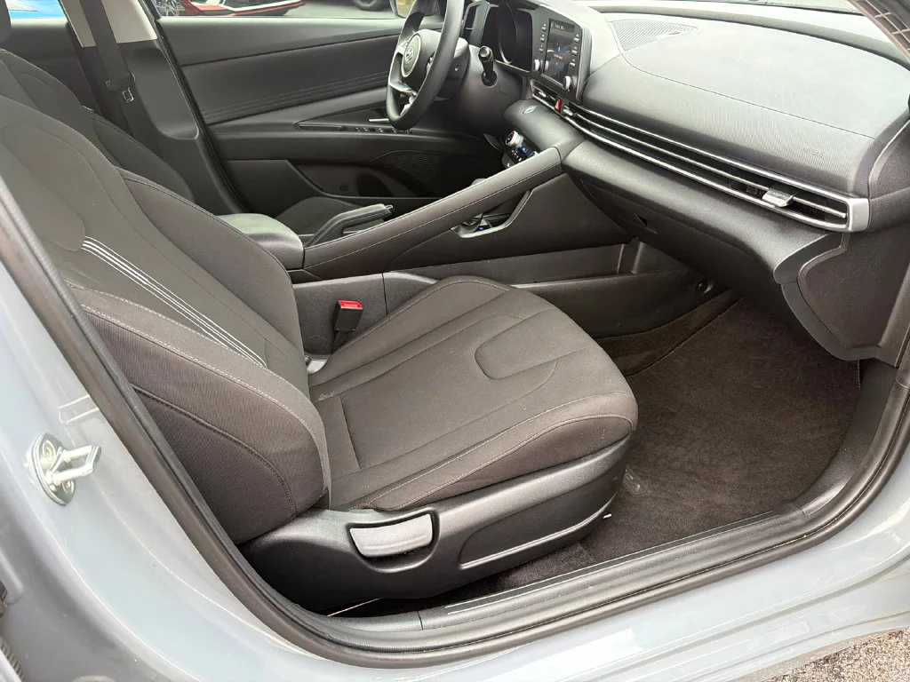 Used 2023 Gray Hyundai SEL image 13
