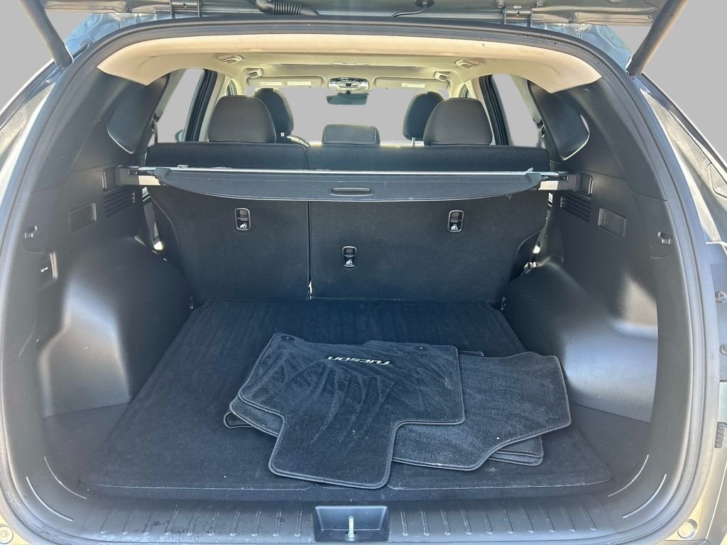 Used 2022 Gray Hyundai SEL image 11
