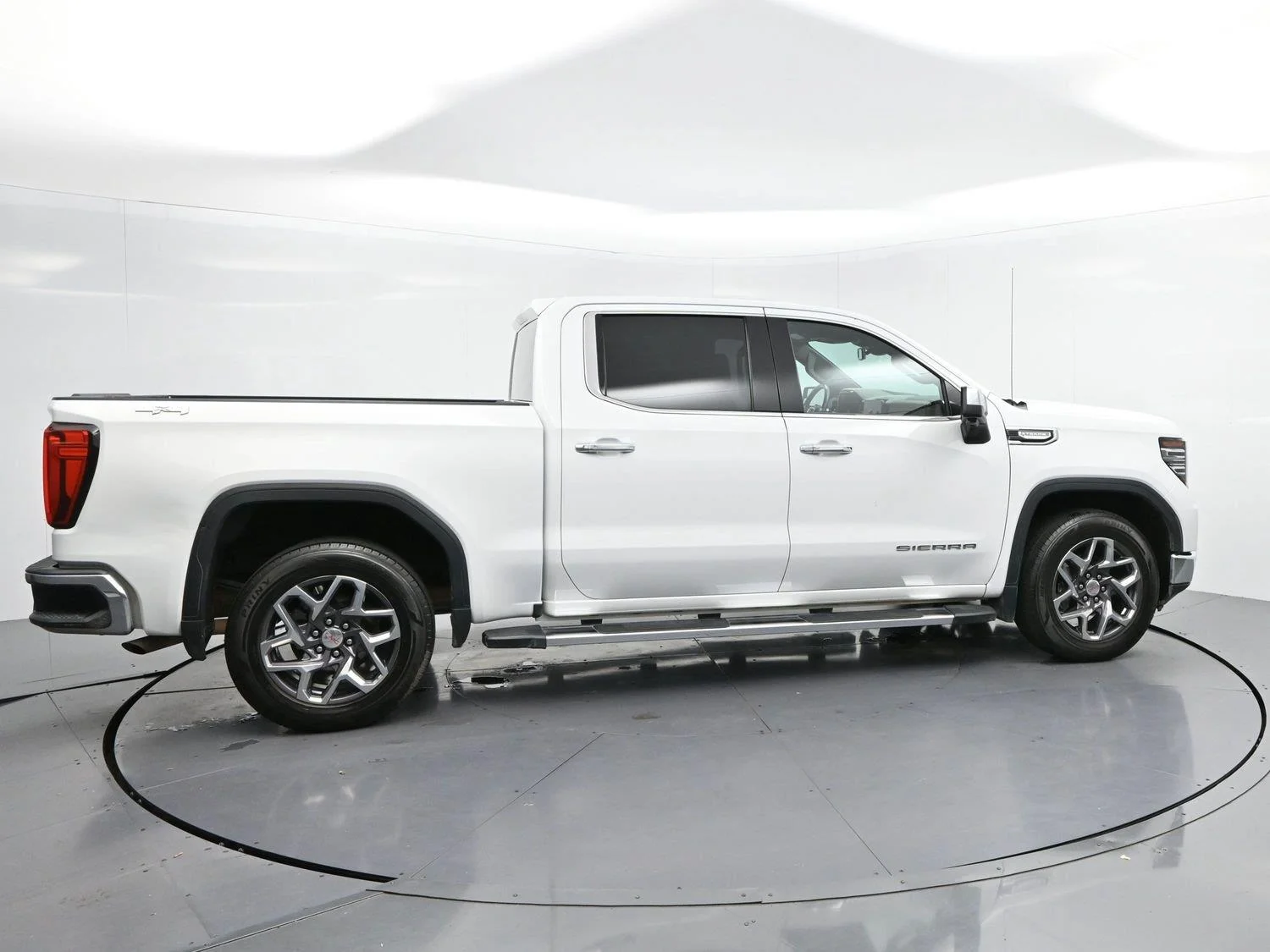 Used 2022 Summit White GMC SLT image 8