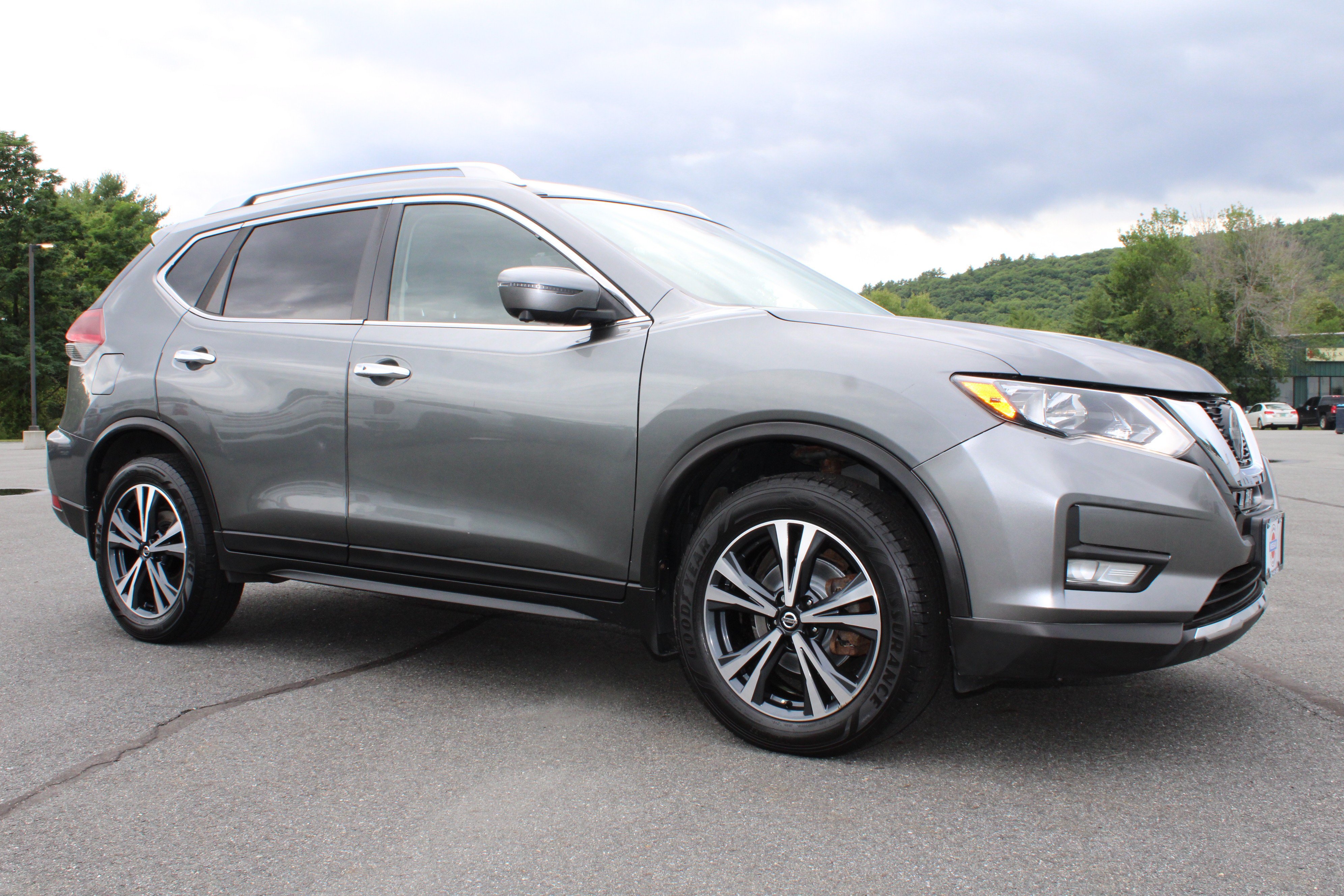 Used 2020 Gun Metallic Nissan SV image 5